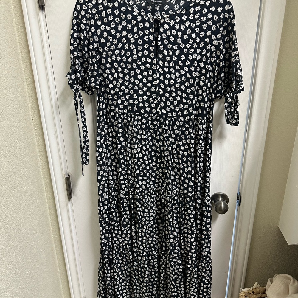 Madewell Black and White Floral midi  Dress